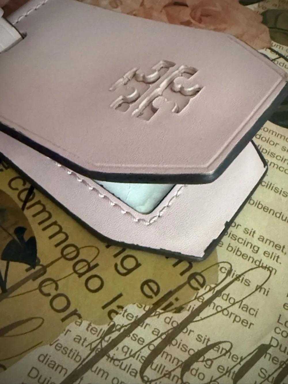 Tory Burch GUC Leather Luggage Tag - Picture 3 of 4